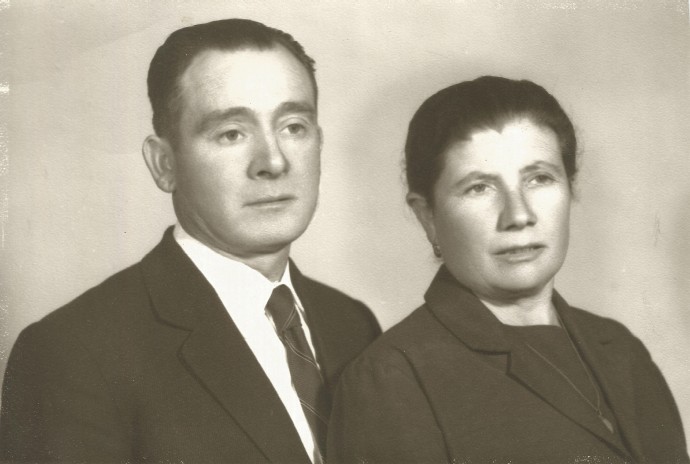 Enriqueta Jara y esposo